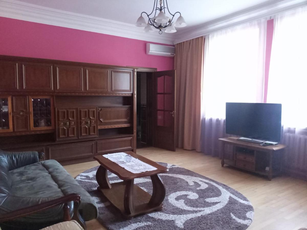 Knaus Apartments 체르니우치 외부 사진