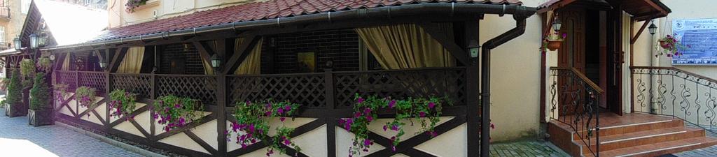 Knaus Apartments 체르니우치 외부 사진