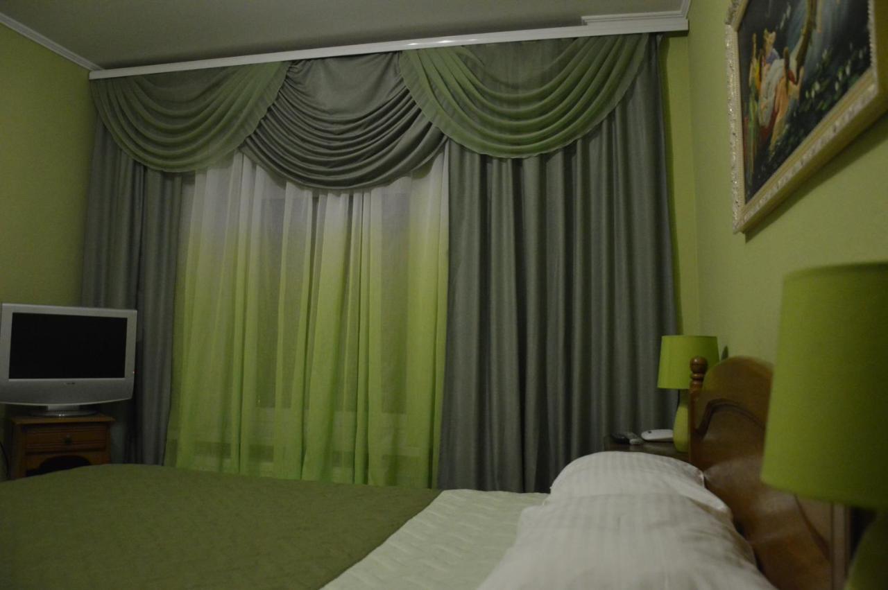 Knaus Apartments 체르니우치 외부 사진