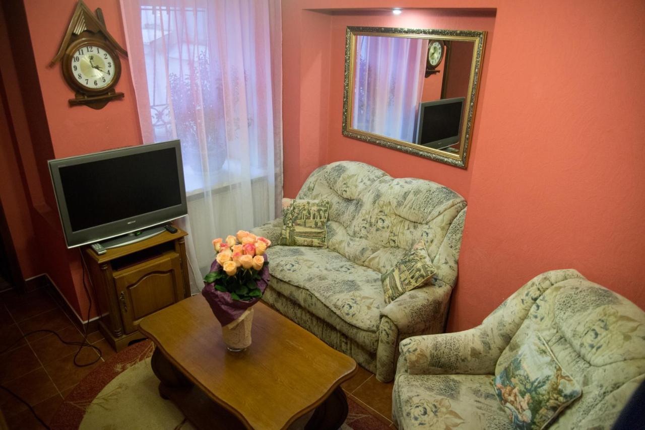 Knaus Apartments 체르니우치 외부 사진
